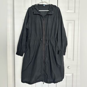 Old Navy Quick-dry lightweight windbreaker jacket